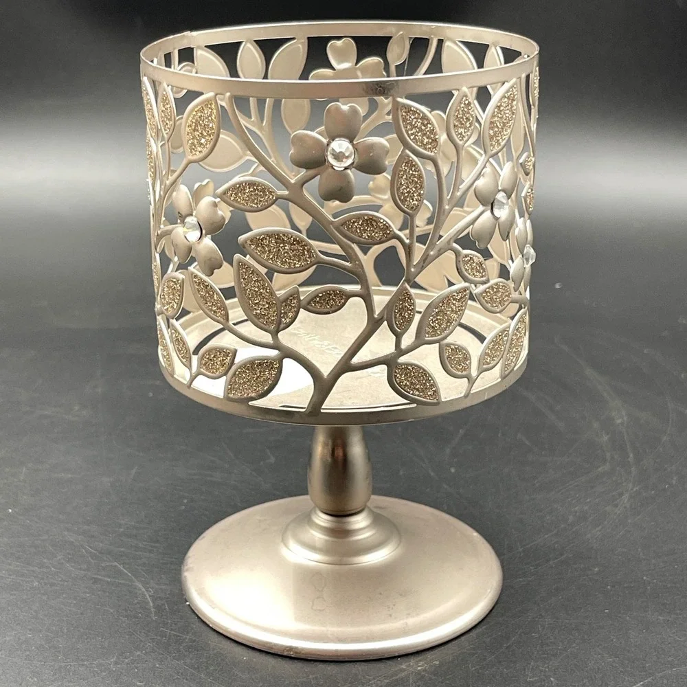 Bath & Body Works Dogwood Silver Floral Glitter Pedestal 3-Wick Candle Holder
